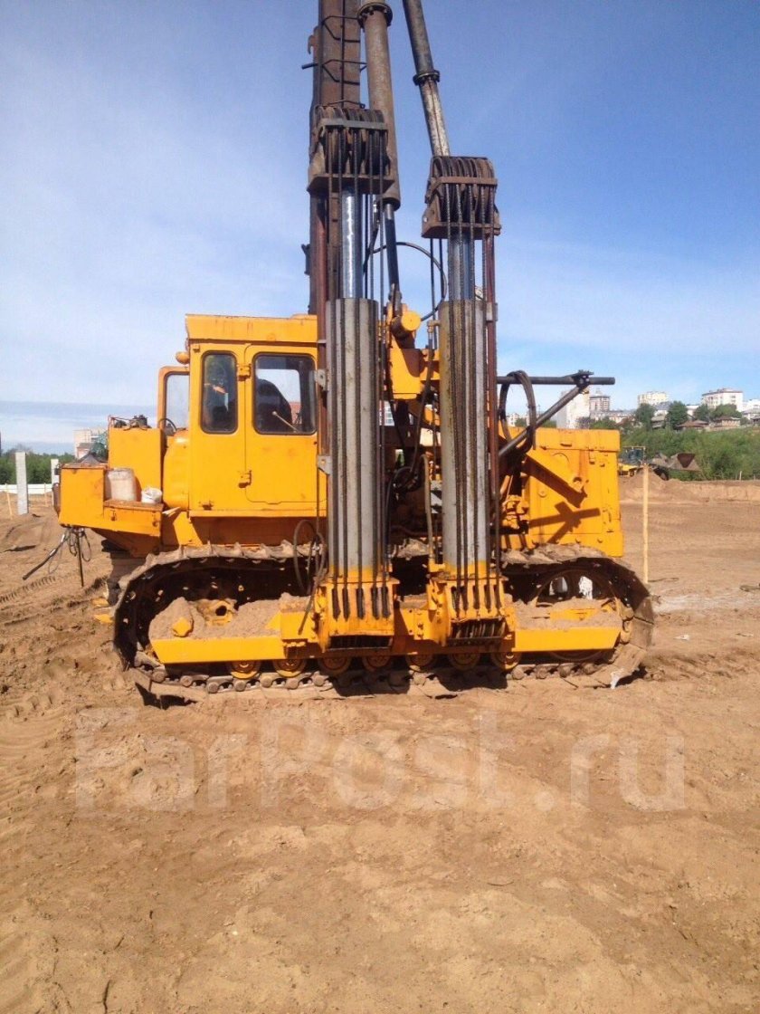 Сваебой СП 49д на базе т130