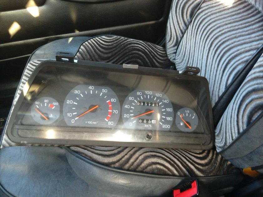 Приборка ИЖ Ода 2126