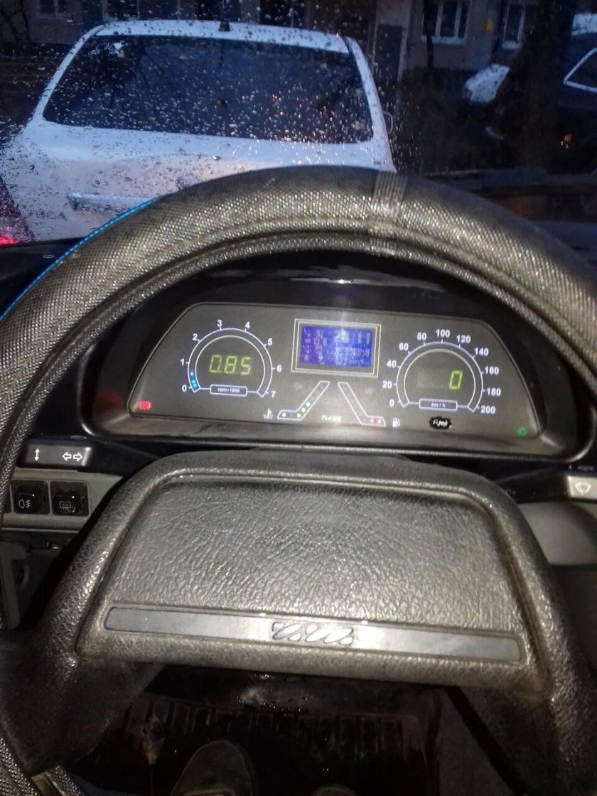 Приборная панель ИЖ Ода 2126