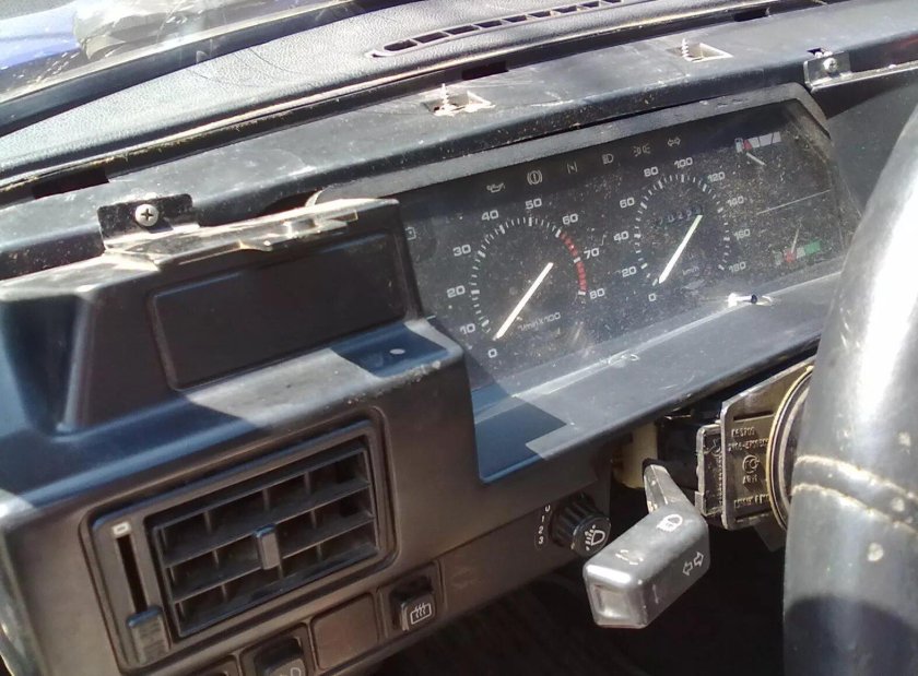 Приборная панель ИЖ Ода 2126