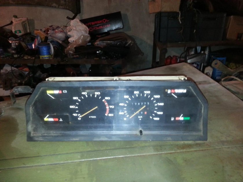 Щиток приборов Москвич 2126