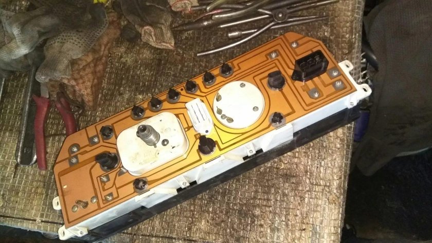 Приборка ИЖ 2126