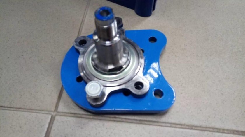 Цапфа задней ступицы 2108