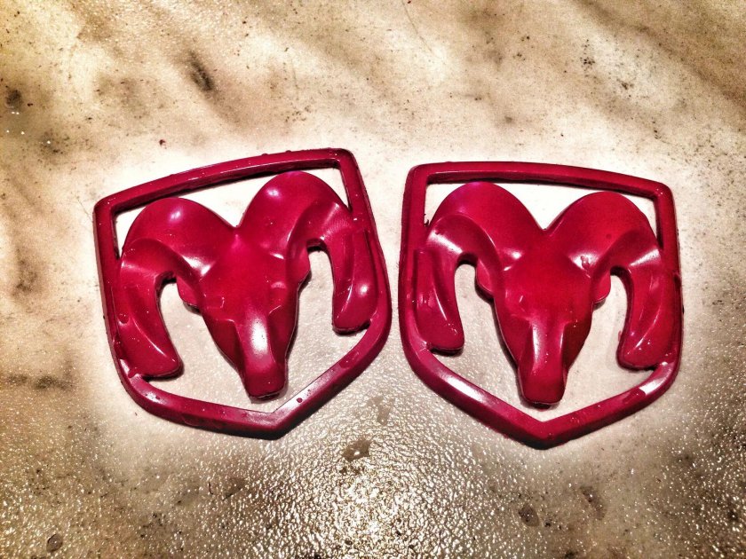 Dodge Ram шильдик