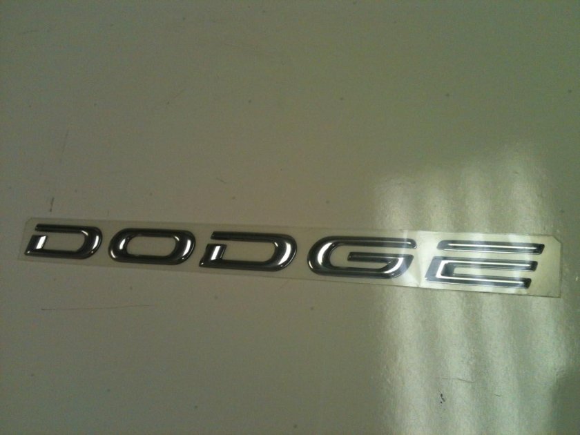 Шильдик Додж Караван 4