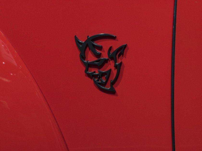 Srt Demon шильдик