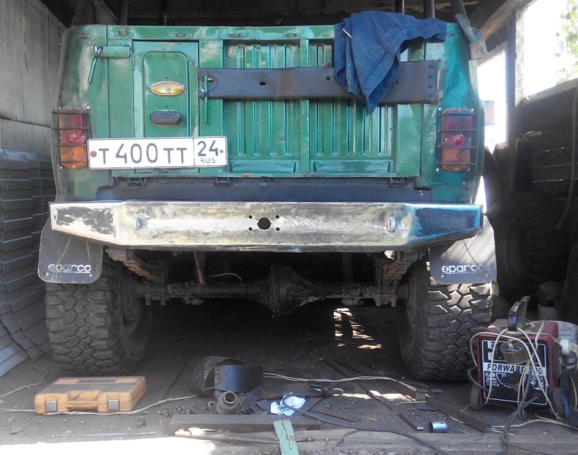 Задний силовой бампер на УАЗ 469