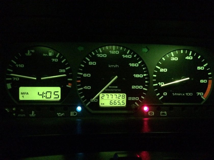 Volkswagen Passat b3 приборная панель