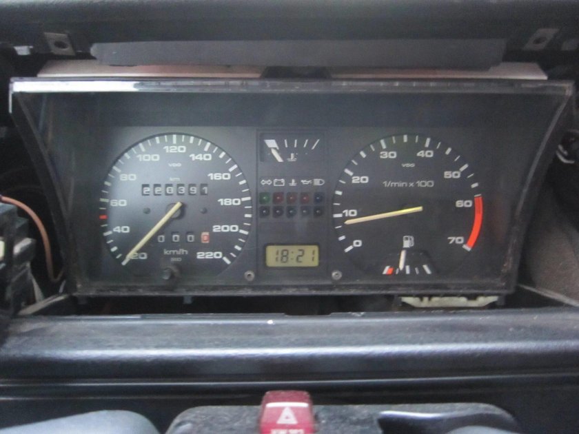 Приборка Ауди 80 б2