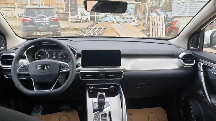 Geely Coolray комплектация комфорт