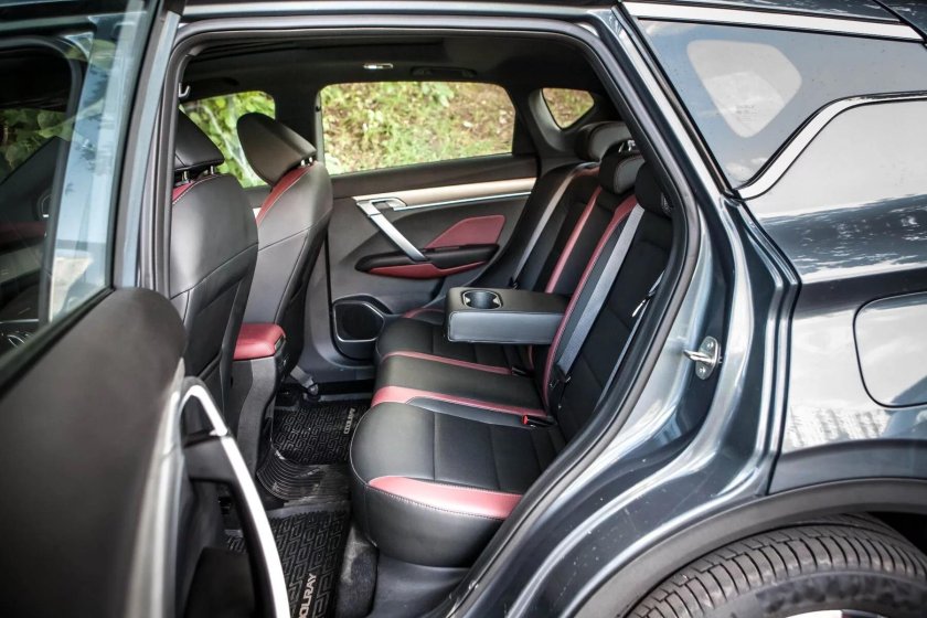 Geely Coolray сиденья
