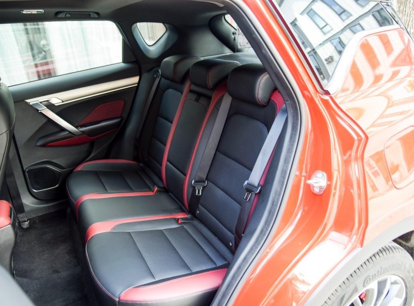 Geely Coolray салон