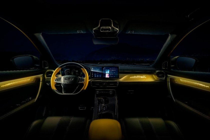 Geely Coolray 2022 салон