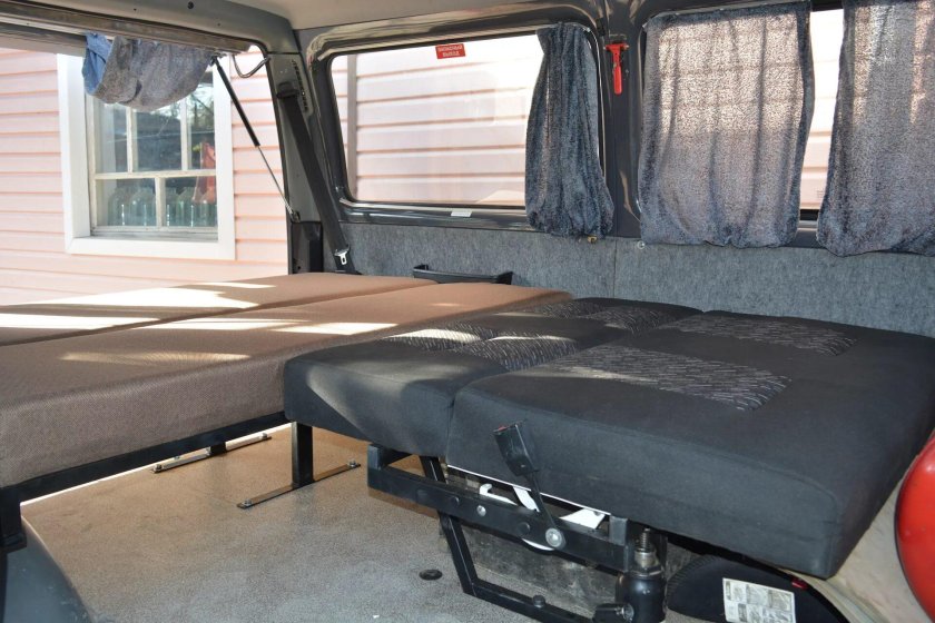 ГАЗ 2217 Баргузин раскладной диван