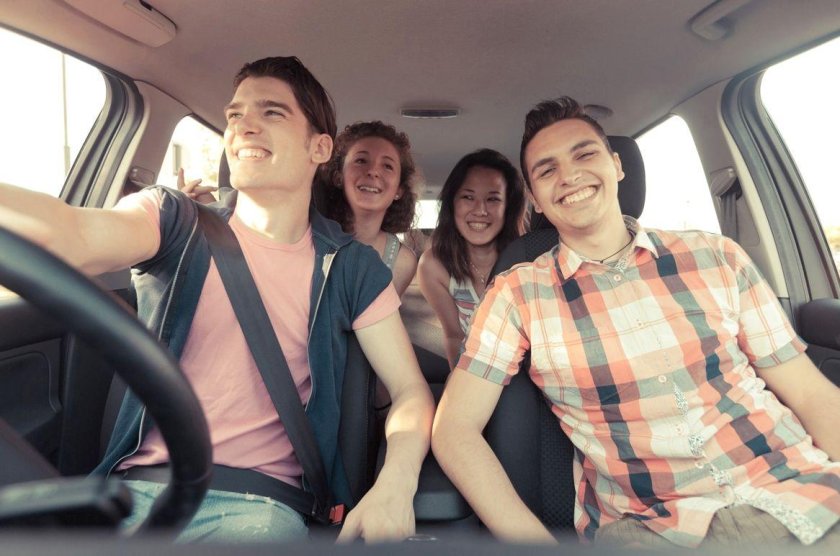 Друзья в машине