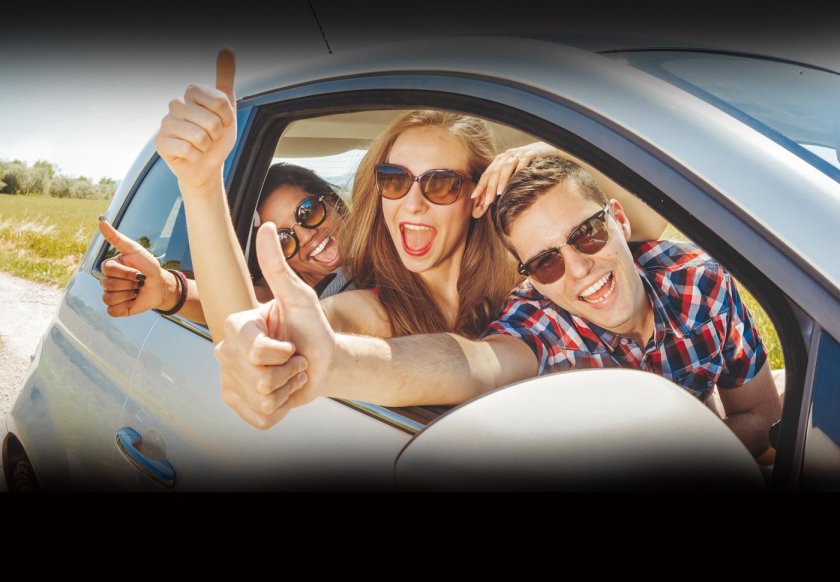 Друзья в автомобиле