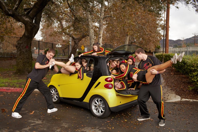 Полная машина людей