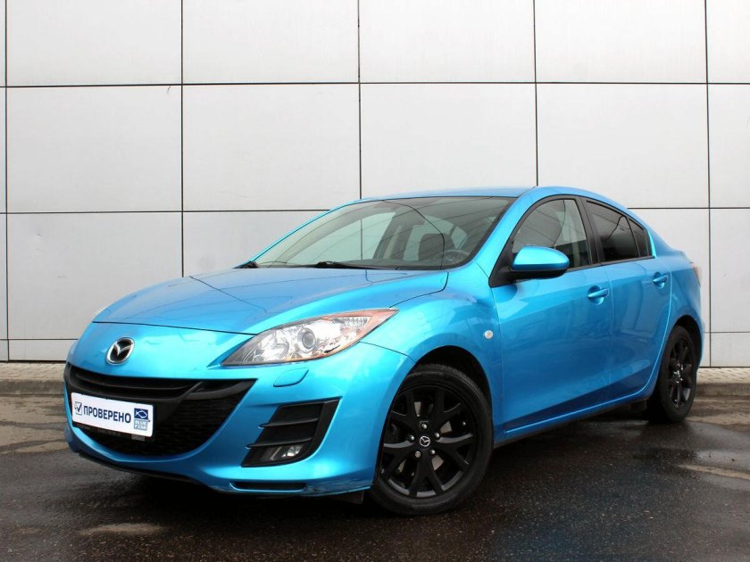 Мазда 3 голубая седан