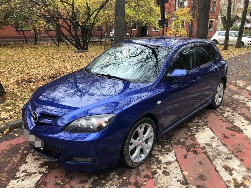 Мазда 3 хэтчбек темно синий