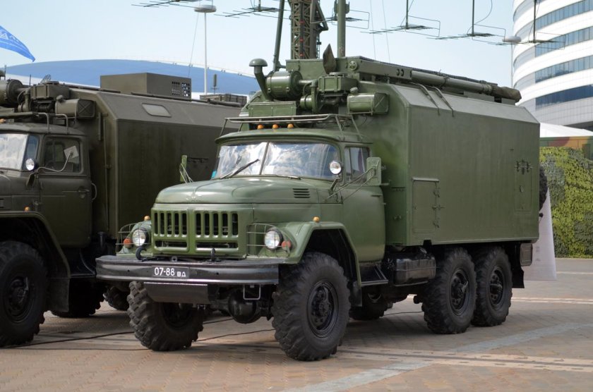 ЗИЛ 131 радиостанция р-161