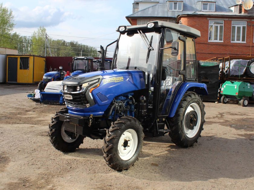 Трактор Русич 404 с кабиной