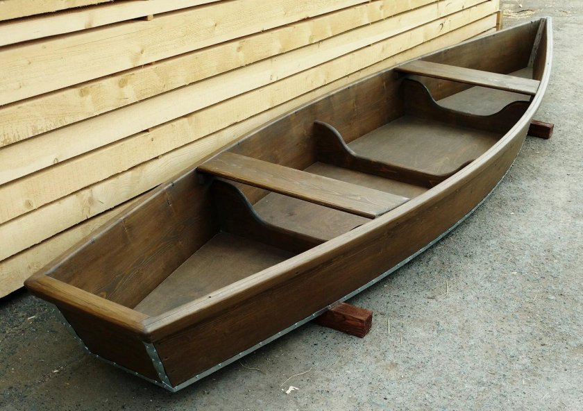 Деревянная плоскодонка