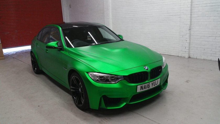 БМВ е90 зеленая