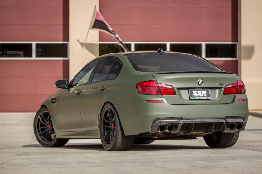 BMW 5 f10 Military Green