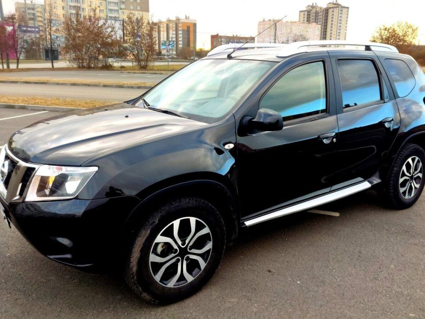 Машина nissan terrano