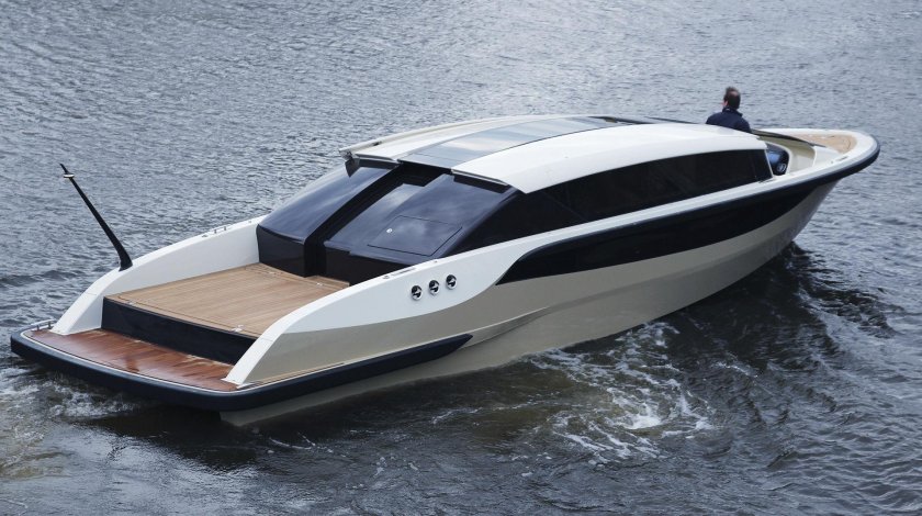 Яхта катер