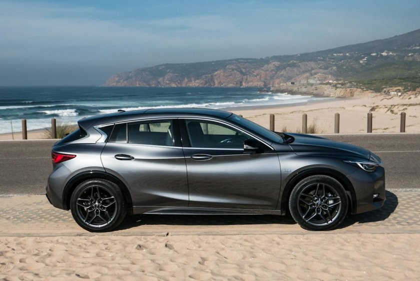 Infiniti q 30