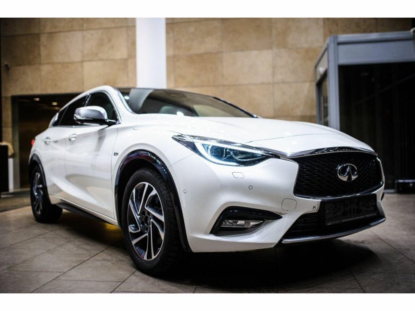 Infiniti q 30