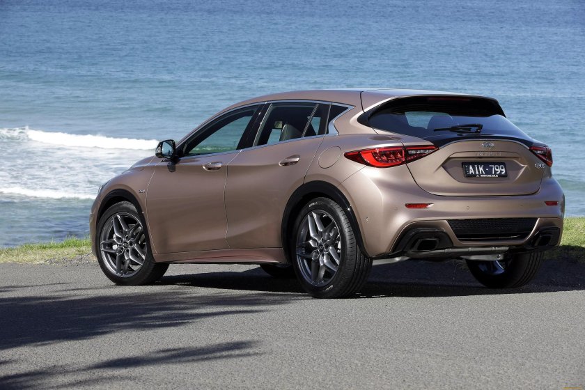Infiniti q30