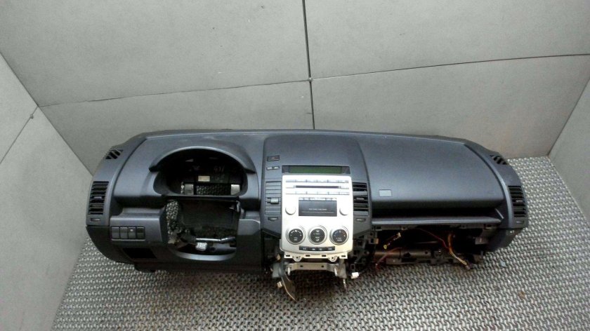 Mazda 5 CR 2007 торпеда