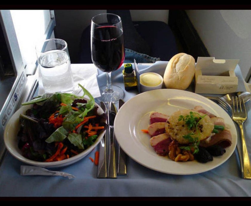 Ужин в самолете бизнес класс
