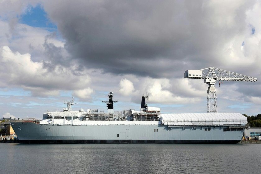 HMS Albion (l14)