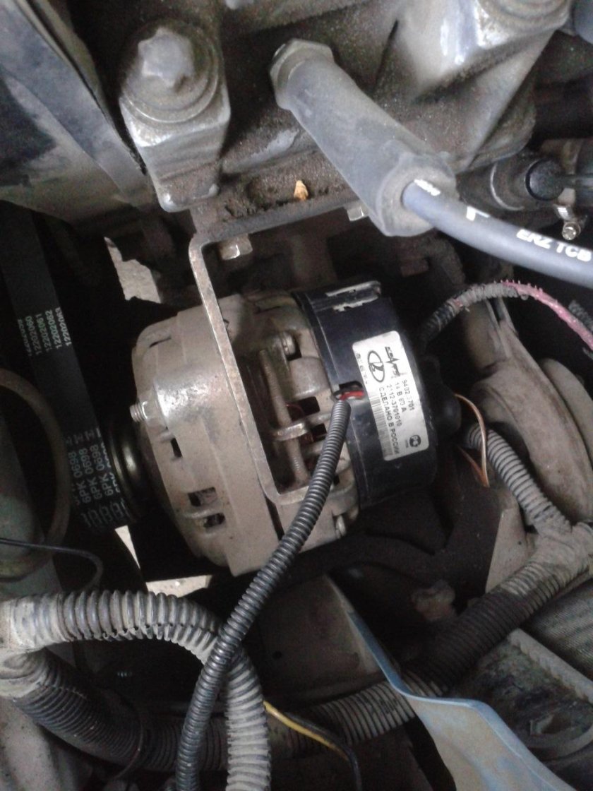 Крепление генератора ВАЗ 2114