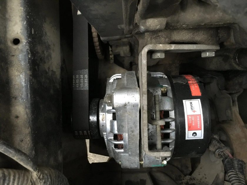 Крепление генератора 2114