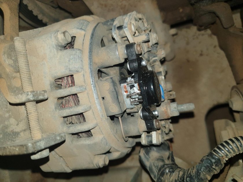 Щетки генератора 2114