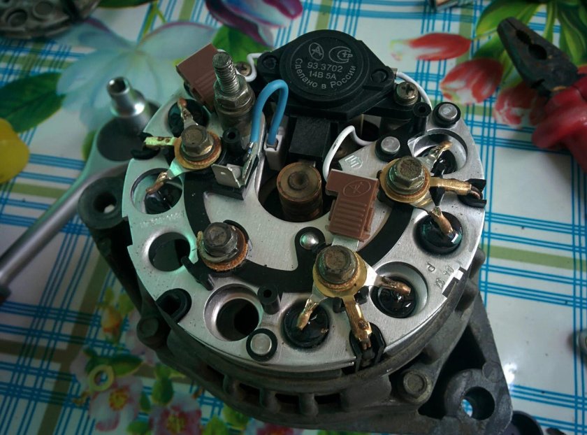 Генератор ВАЗ 2115