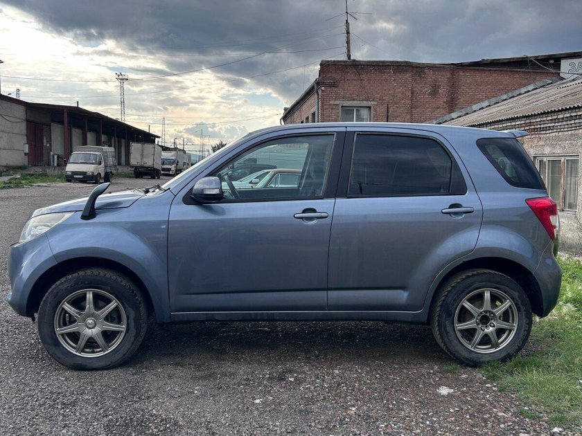 Toyota rush дайхатсу