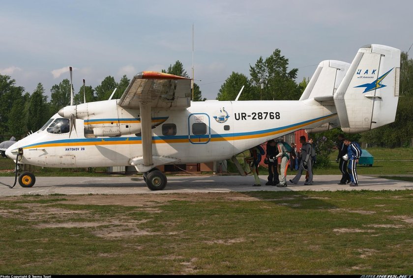 АН 28 самолет