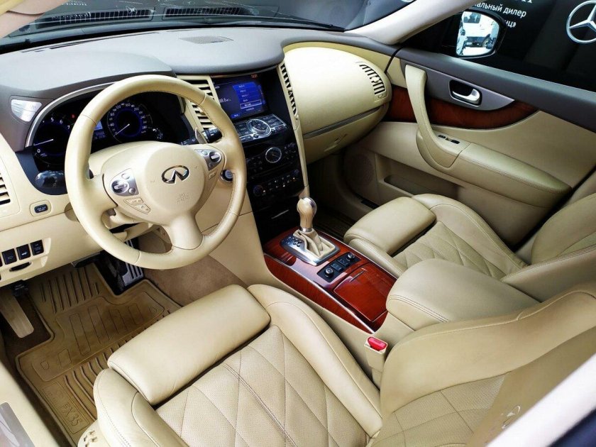 Инфинити fx37 белый салон