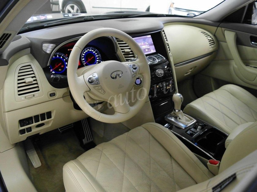 Fx35 Infiniti 2009 салон