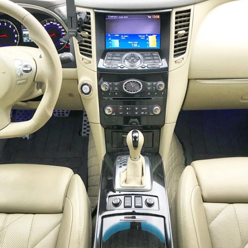 Инфинити fx37 белый салон