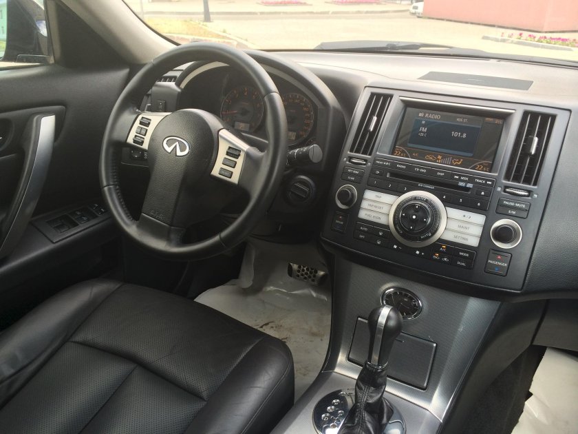 Инфинити fx35 2007 салон