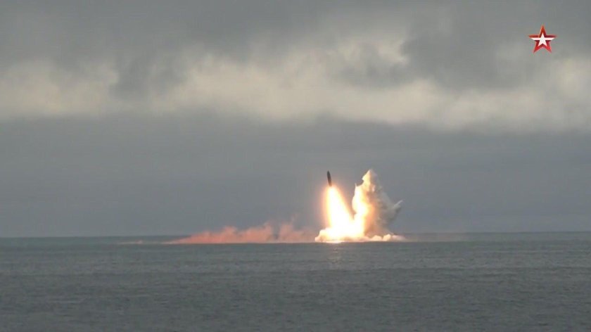 Пуск ракеты Булава