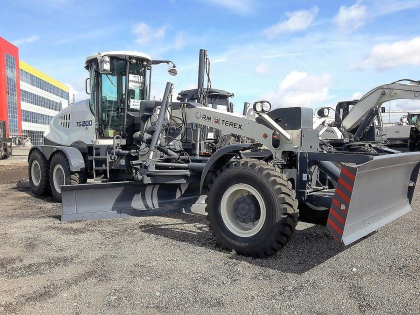 Автогрейдер RM Terex ГС-14.02