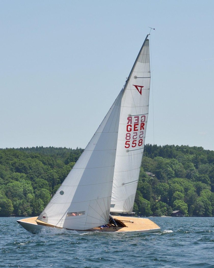 Стаксель Генуя