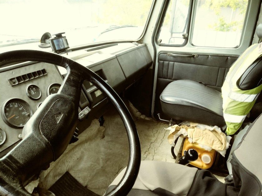 ЗИЛ 133 салон